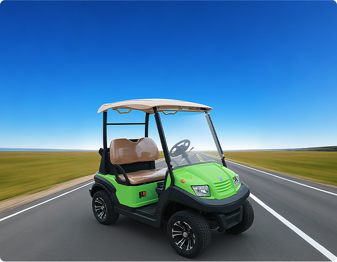 绿色电动高尔夫球车展示动力与续航