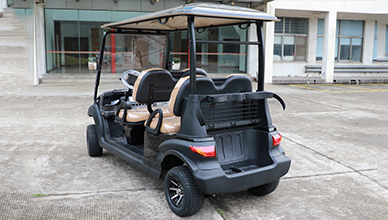 白色高尔夫球车