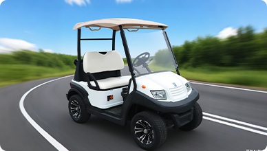 白色高尔夫球车