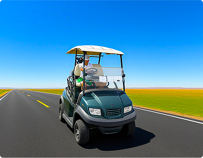 深色电动高尔夫球车展示环保与低噪